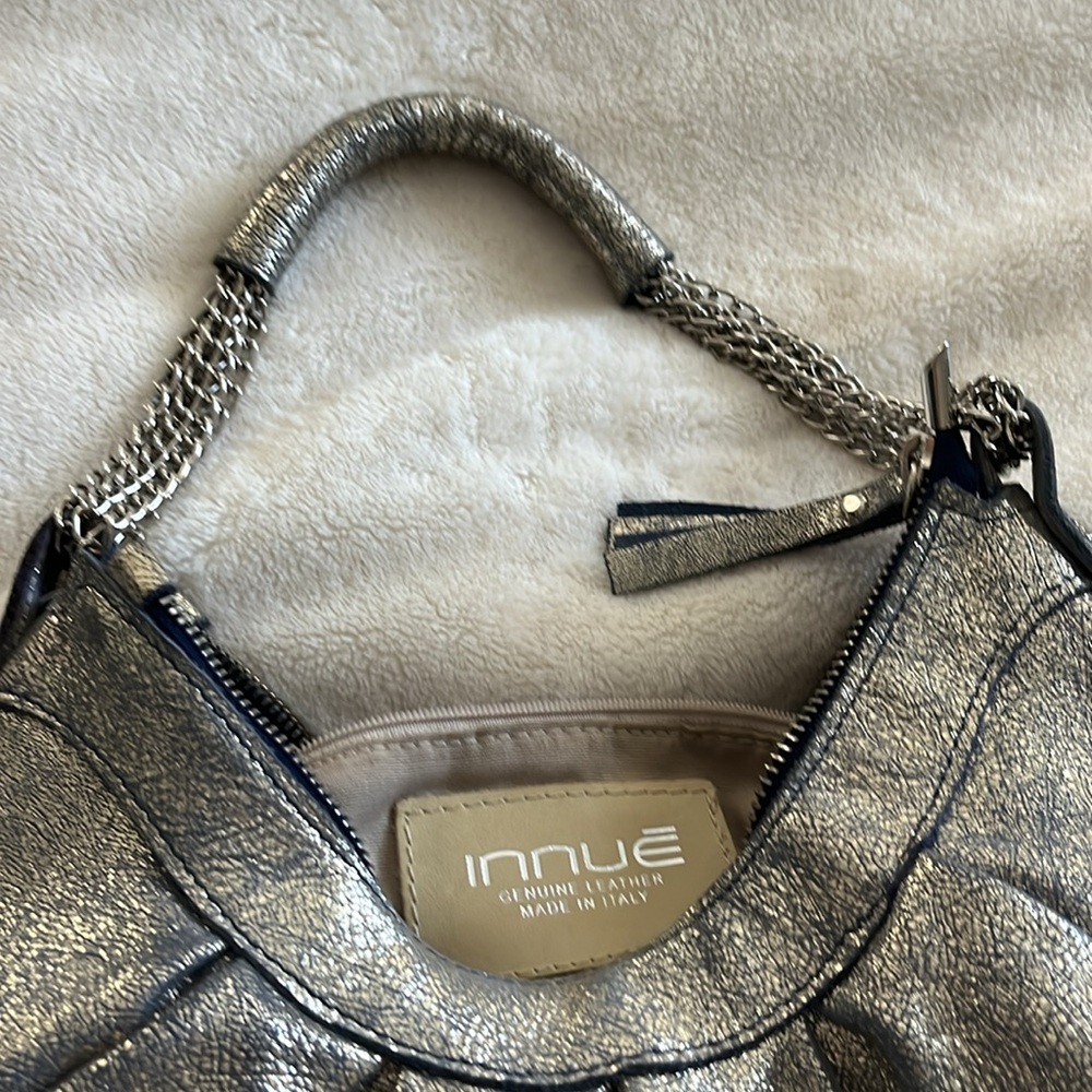 Innue Leather Hobo with metalic silver shimmer - Picture 2 of 5